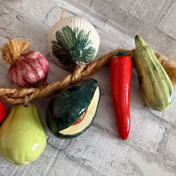 Vtg Ceramic Hanging Vegetables Ristra Braided Rope Kitchen Wall Decor Art - Picture 6 of 8